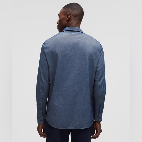 lululemon men’s athletica Blue chambray Comission Casual Button Down Shirt in XL - Picture 2 of 11